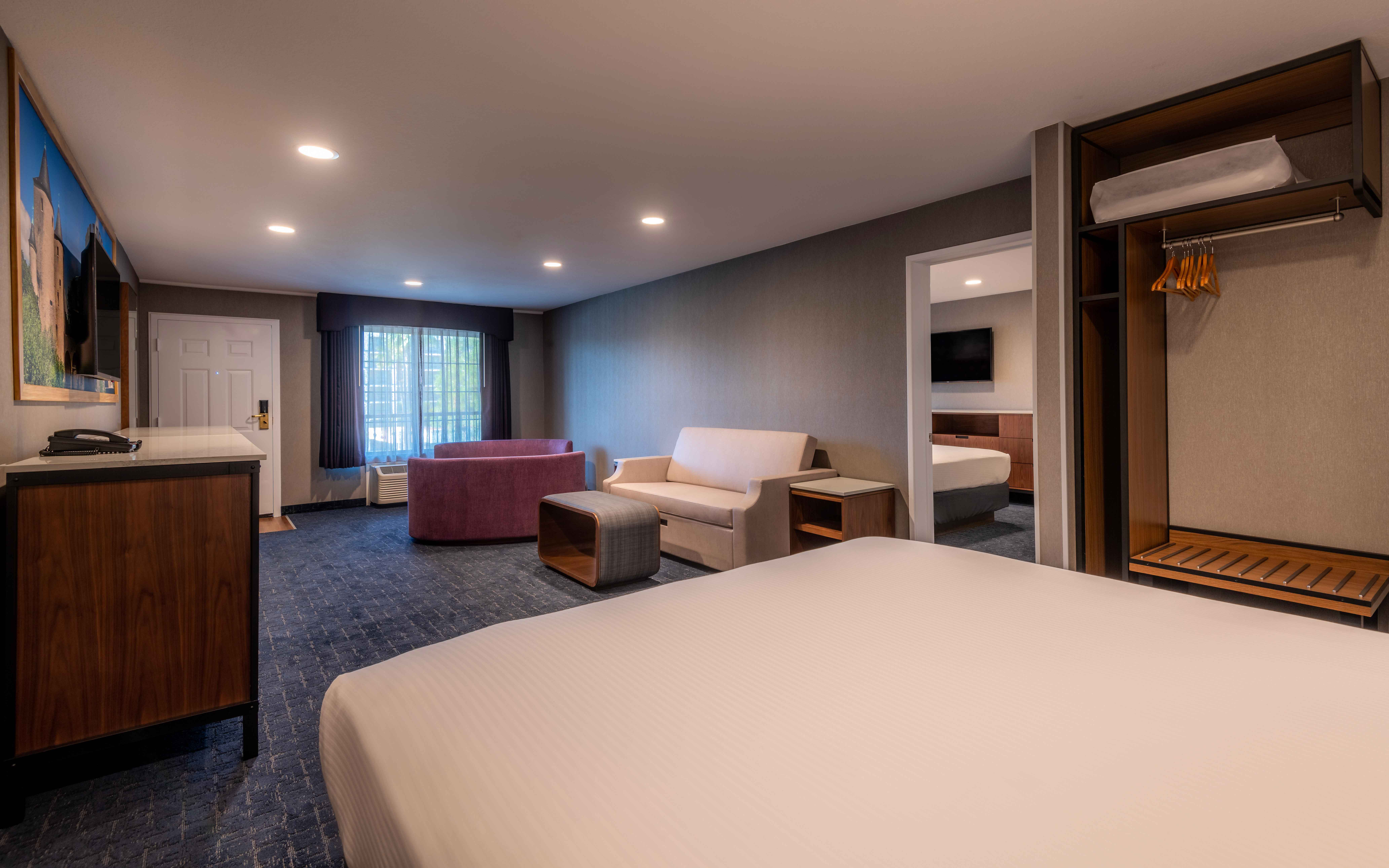 Camelot Inn & Suites — photo 48 of 50
