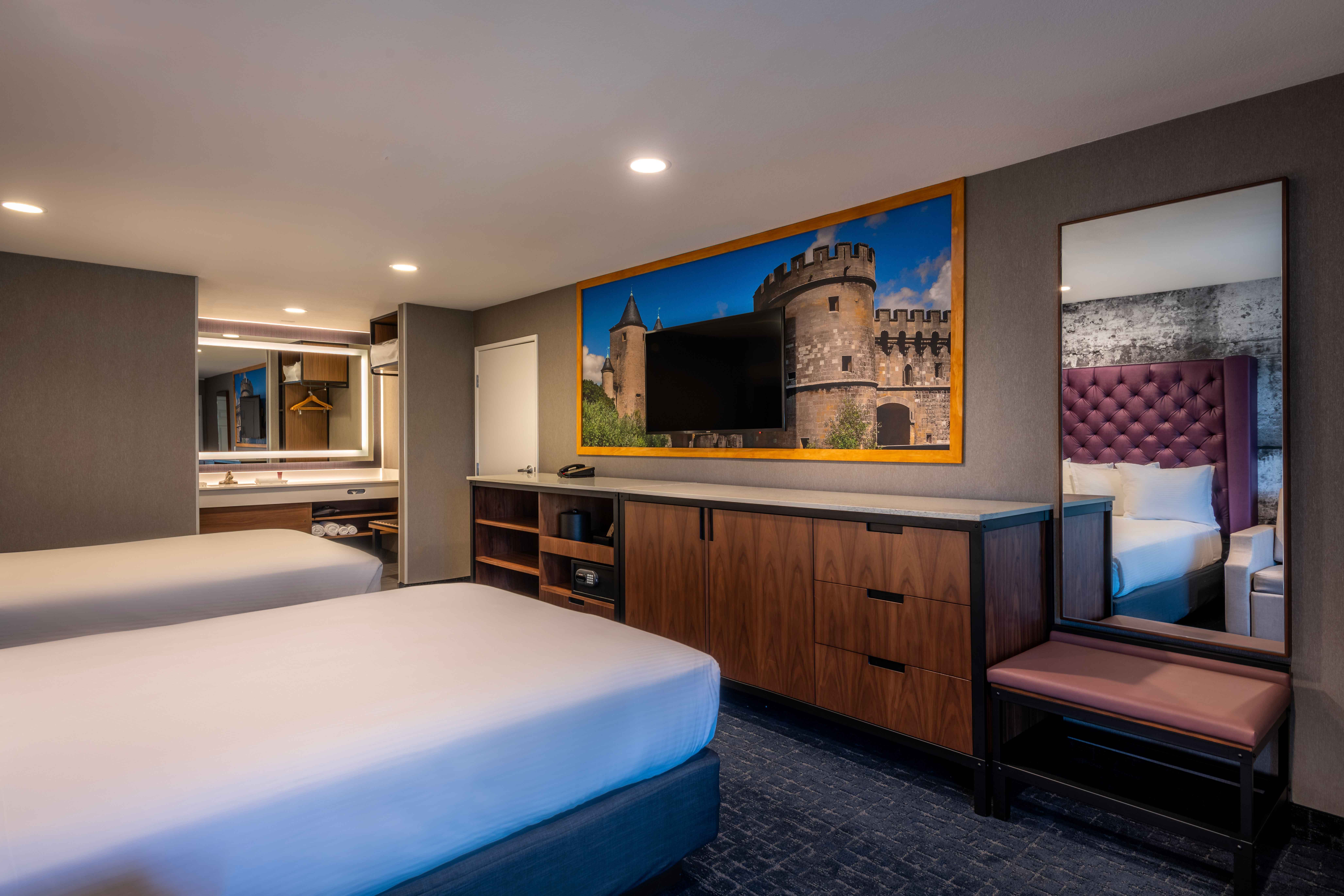 Camelot Inn & Suites — photo 49 of 50