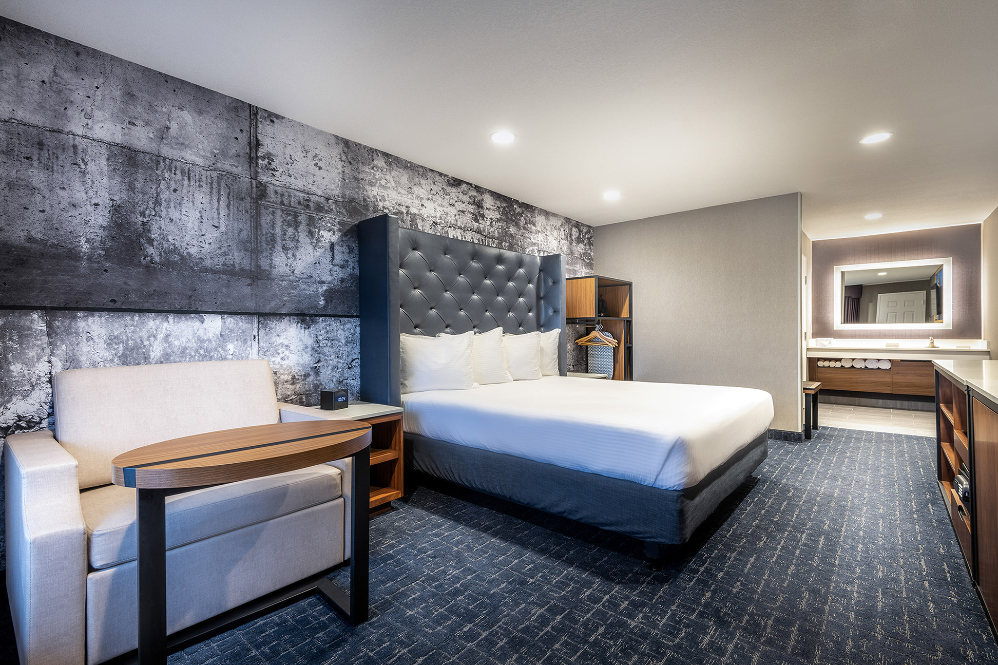 Camelot Inn & Suites — photo 43 of 50