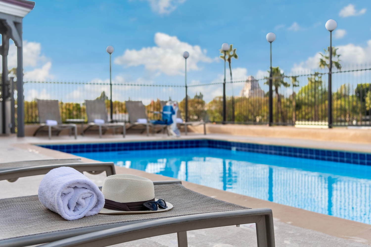 Camelot Inn & Suites — photo 18 of 50