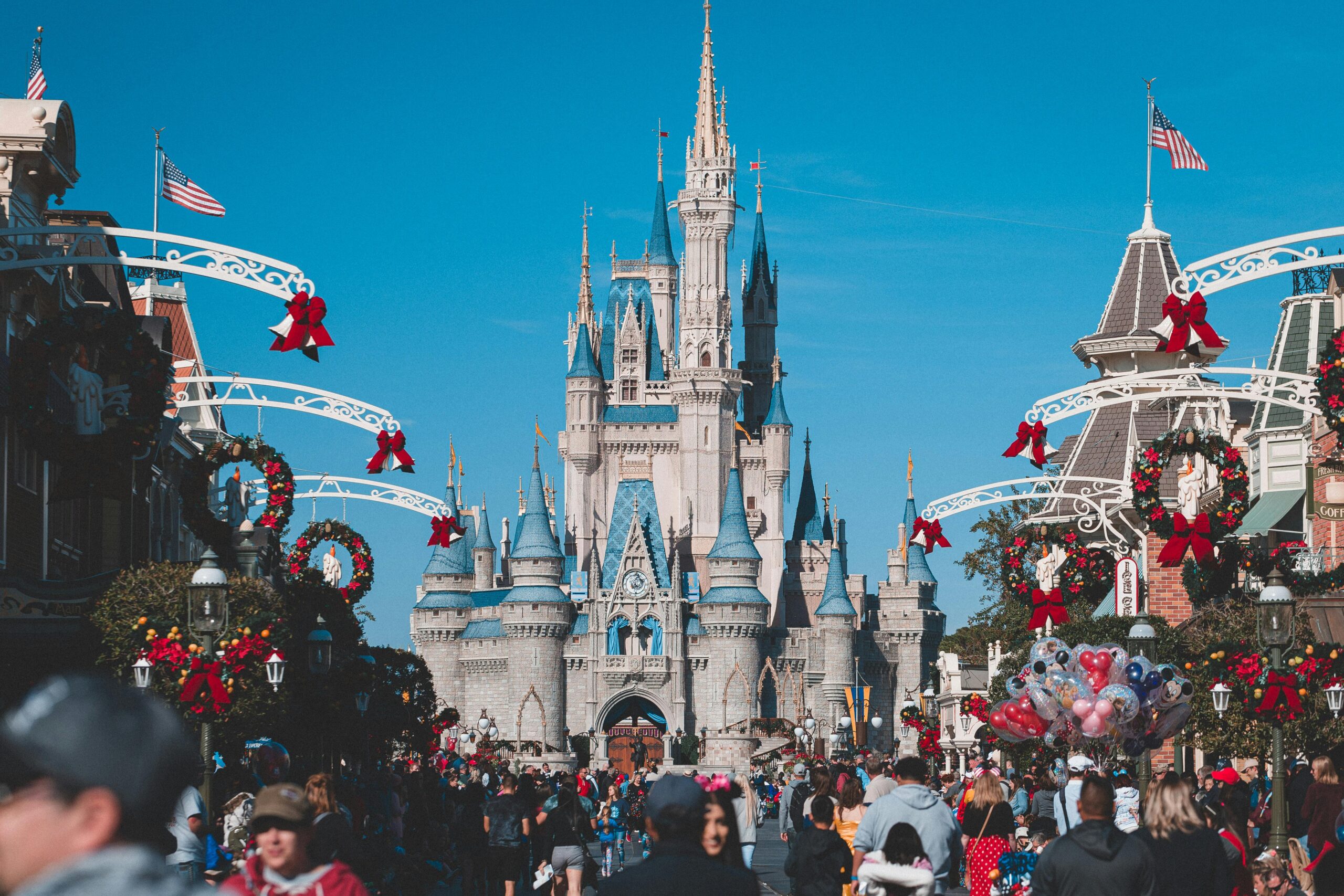 Learn The Best Times to Visit When Disneyland® Is Not Crowded